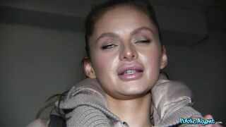 2014-02-28-4071601-anezka-and-cayla_720