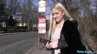 2014-02-28-4071601-anezka-and-cayla_720