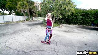 2018-01-31-8965591-horny-19-year-old-hops-on-the-bus_720