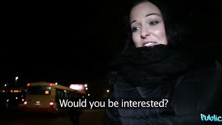 2014-02-21-4068301-shy-hottie-sheds-her-clothes-when-stranger-proposes-they-fuck_720