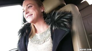 2016-02-27-3047701-fit-hitchhiker-in-nude-stockings_720