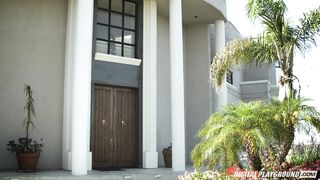 2012-12-31-4173561-the-cool-crowd-scene-2_720