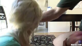 2016-05-08-2993731-spinner-gags-on-a-dick_720