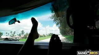 2018-09-26-8957601-wild-19-y-o-gets-fucked-on-the-bus_720