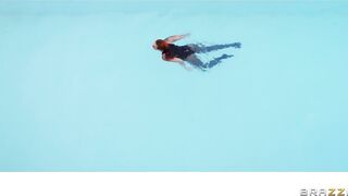 2023-04-25-8694831-tight-wet-and-waiting_720