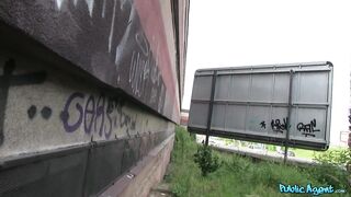 2014-06-10-4068701-complete-stranger-gives-nerdy-brunette-a-public-creampie_720