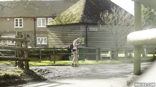 2017-04-15-3052141-damsel-in-distress-deepthroats_720