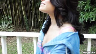 2016-03-15-2999961-petite-latina-fucks-on-the-deck_720