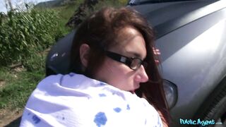 2014-09-30-4071031-hot-hitchhiker-loves-money_720