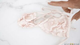 2023-04-01-8629861-seduced-by-allison_720