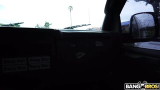 2017-11-08-9152361-picking-up-the-fruit-lady_720