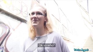 2014-05-09-4069661-stranger-offers-nerdy-blonde-a-modeling-job-if-she-fucks-him-outdoors_720