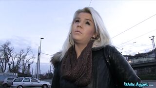 2014-04-11-4069381-18-year-old-blonde-takes-a-dick-full-of-cum-to-pay-for-a-new-phone_720