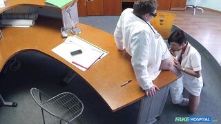 2014-06-05-4086211-busty-ex-porn-star-uses-her-amazing-body-to-pass-job-interview_720