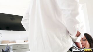 2017-11-13-9152301-rachel-starr-gets-railed-by-her-boss_720