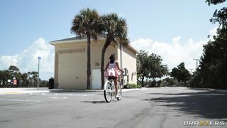 2023-05-05-8718951-my-grandmas-hot-friend_720