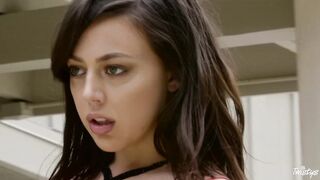 2018-04-25-3406651-whitney-on-a-windy-day_720