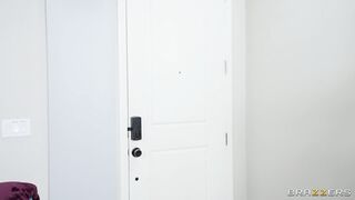 2023-04-07-8650341-sweaty-milf-husband-swap-threesome_720