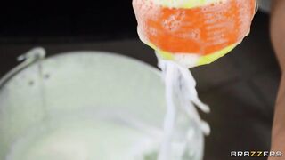 2023-03-09-8575701-hot-whip-big-wet-tits_720