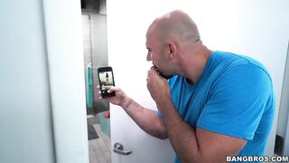 2017-09-14-9153741-huge-tits-getting-fucked_720