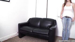 2017-08-10-9154621-sweet-blue-eyes-knows-how-to-have-a-good-time_720