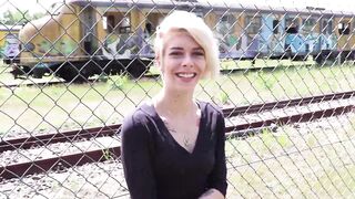 2017-09-10-1452-chica-krijgt-kinky-trio_1080