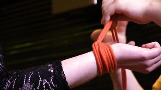 2018-06-01-1072-gothic-abby-in-de-klemmen_1080