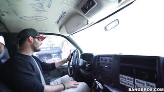 2017-07-26-9154991-enjoying-the-game_720