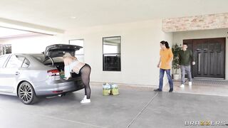 2023-01-31-8459061-pantsing-my-friends-stepmom_720