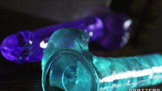 2022-12-20-8316461-milf-u-part-4_720