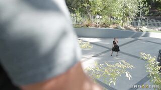 2022-11-21-8284821-i-see-her-everywhere_720