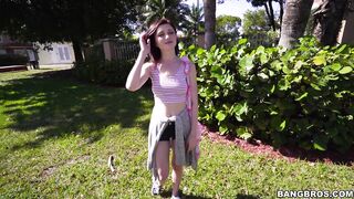 2017-02-08-9158451-petite-cutie-shows-her-wild-side_720