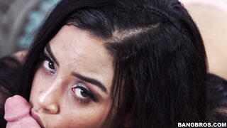 2017-03-17-9157511-maya-bijou-plays-greatly-with-the-cock_720