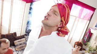 2022-10-04-8098931-gagging-on-the-guru_720