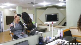 2017-02-20-8975091-nina-kay-makes-it-to-ass-parade_720