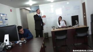 2017-05-04-9156581-sometimes-a-girl-just-needs-a-friend_720