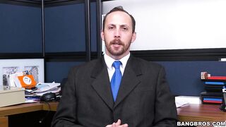 2017-05-04-9156581-sometimes-a-girl-just-needs-a-friend_720