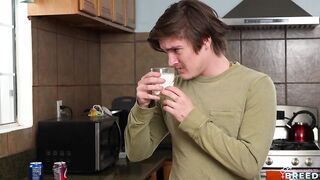 2026-03-06-242858-milk-makes-better-cream-s9e1_960