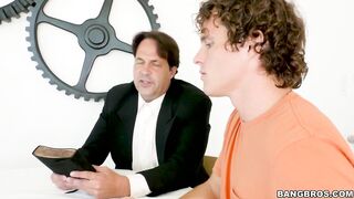 2017-07-17-8974901-devine-intervention_720