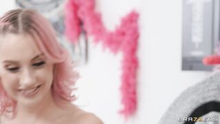 2022-10-01-8091221-fucking-g-fs-dildo-loving-roommates_720