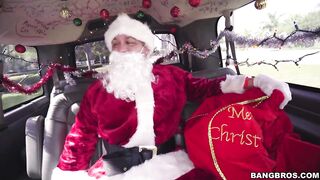 2016-12-21-8970251-giving-back-to-santa_720