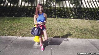 2016-12-21-8970251-giving-back-to-santa_720