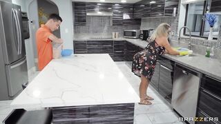 2022-09-15-8043431-slippery-when-wet-milf-bangs-stepson_720