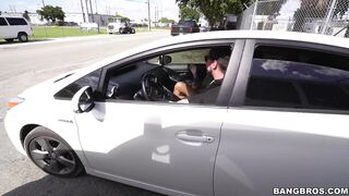 2016-12-07-9159731-18-year-old-brazilian-babe-gets-ditched-by-her-boyfriend_720