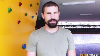 2016-11-19-9160121-a-hot-workout-with-emma_720