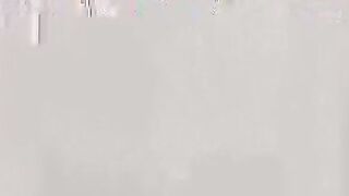 2016-12-06-8967971-colombian-chick-loves-to-suck-cock_720