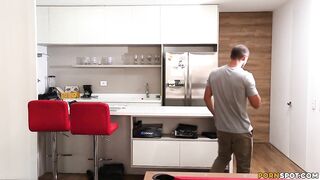 2016-10-29-9160641-colombian-whore-emmily-likes-getting-smutted-out_720