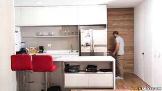 2016-10-29-9160641-colombian-whore-emmily-likes-getting-smutted-out_720