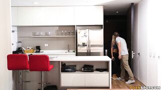 2016-10-29-9160641-colombian-whore-emmily-likes-getting-smutted-out_720