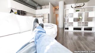 2016-10-31-9160511-perfect-view-of-abella-danger_720